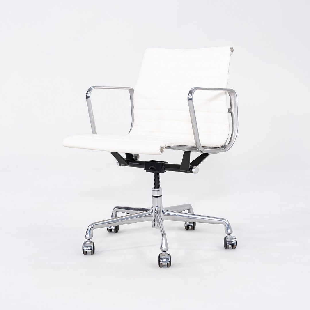 2010s Herman Miller Eames Aluminum Group Management Desk Chair in White Leather 3x Available