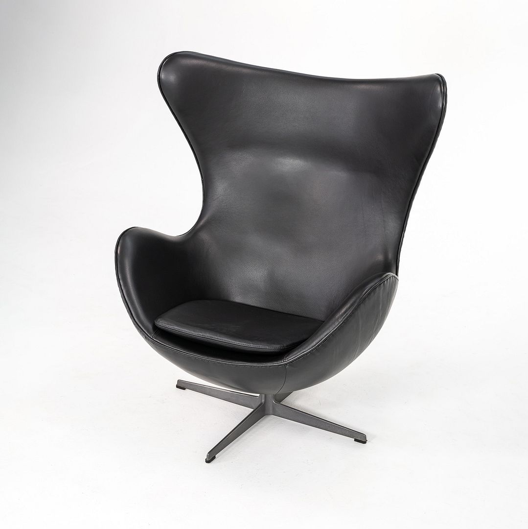 1960s Egg Lounge Chair, Model 3316 by Arne Jacobsen for Fritz Hansen in Re-done Black Leather