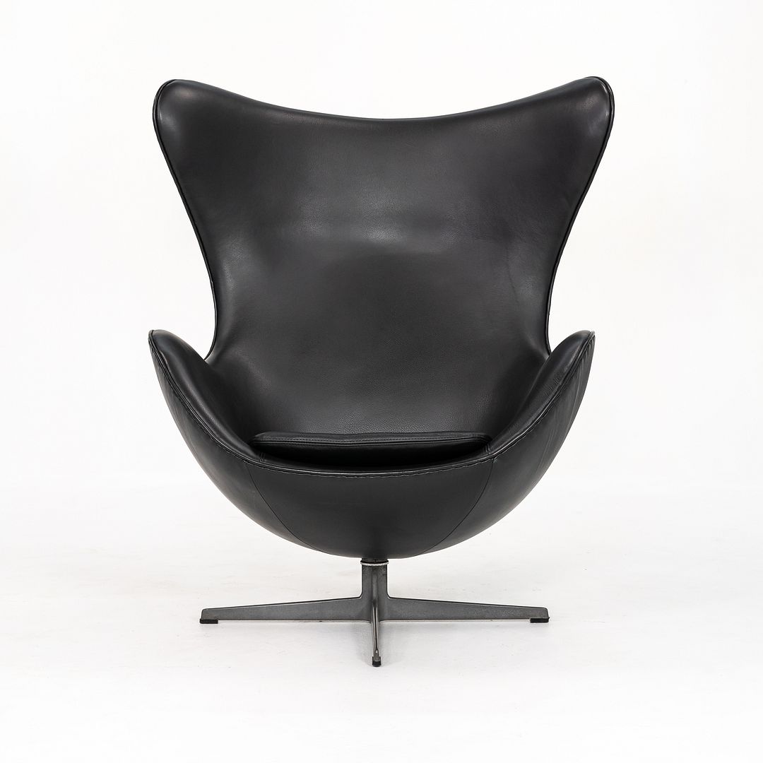 1960s Egg Lounge Chair, Model 3316 by Arne Jacobsen for Fritz Hansen in Re-done Black Leather