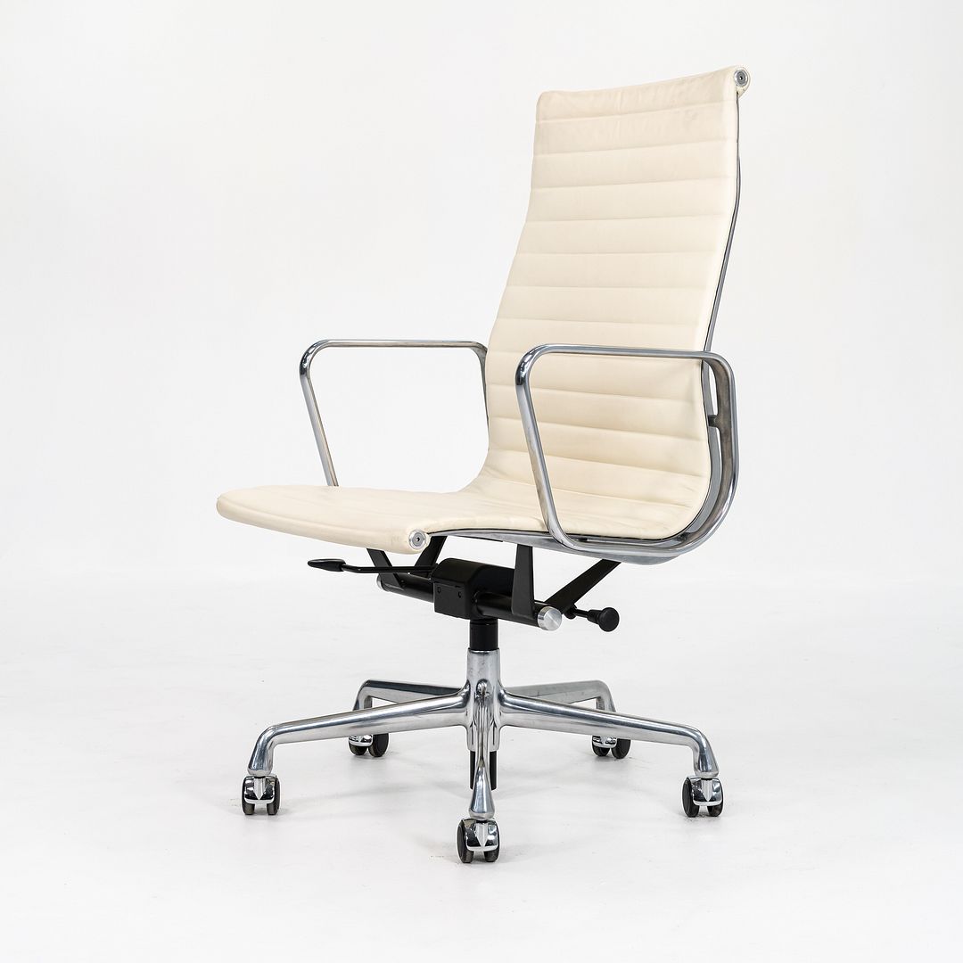 Ray executive 2025 study chair