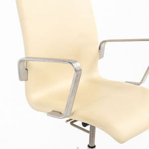 2008 Oxford Chair Model 3272 by Arne Jacobsen for Fritz Hansen in Ivory Leather 10x Available