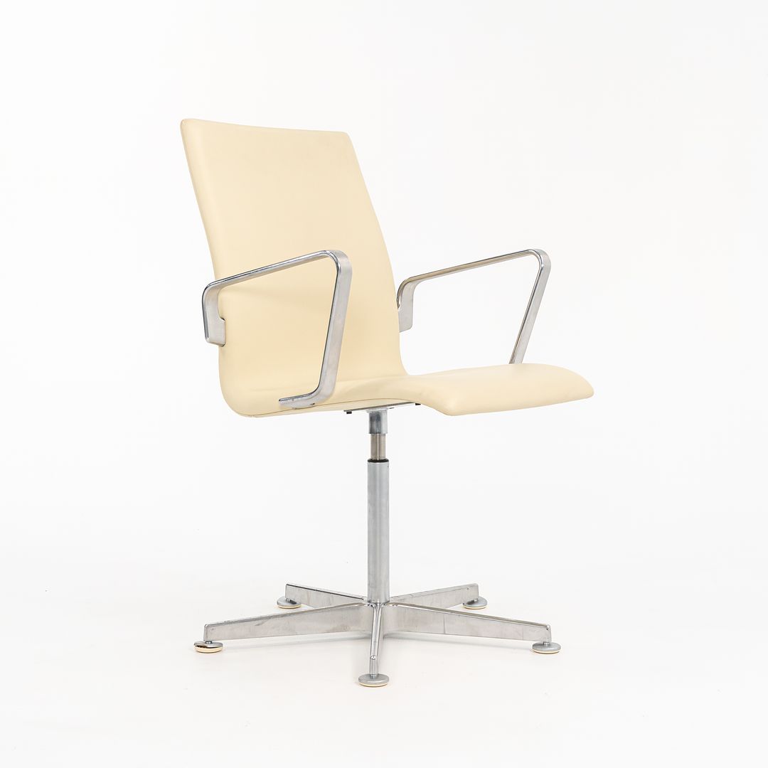 2008 Oxford Chair, Model 3291W by Arne Jacobsen for Fritz Hansen in Ivory Leather 6x Available