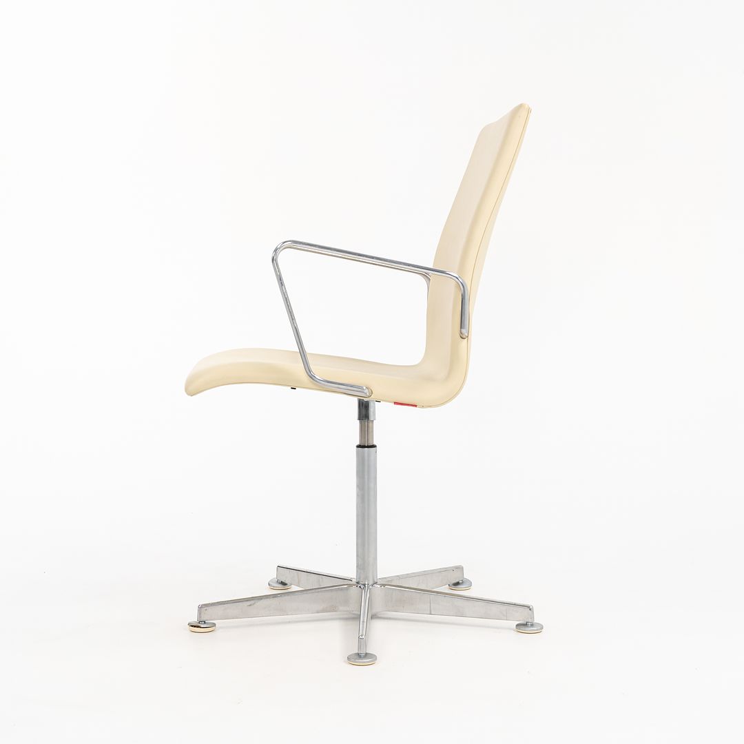 2008 Oxford Chair, Model 3291W by Arne Jacobsen for Fritz Hansen in Ivory Leather 6x Available