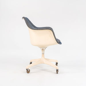 1960s Executive Desk Chair, Model 150UDS by Eero Saarinen for Knoll in Fiberglass, Aluminum, and Blue Fabric, 6x Available