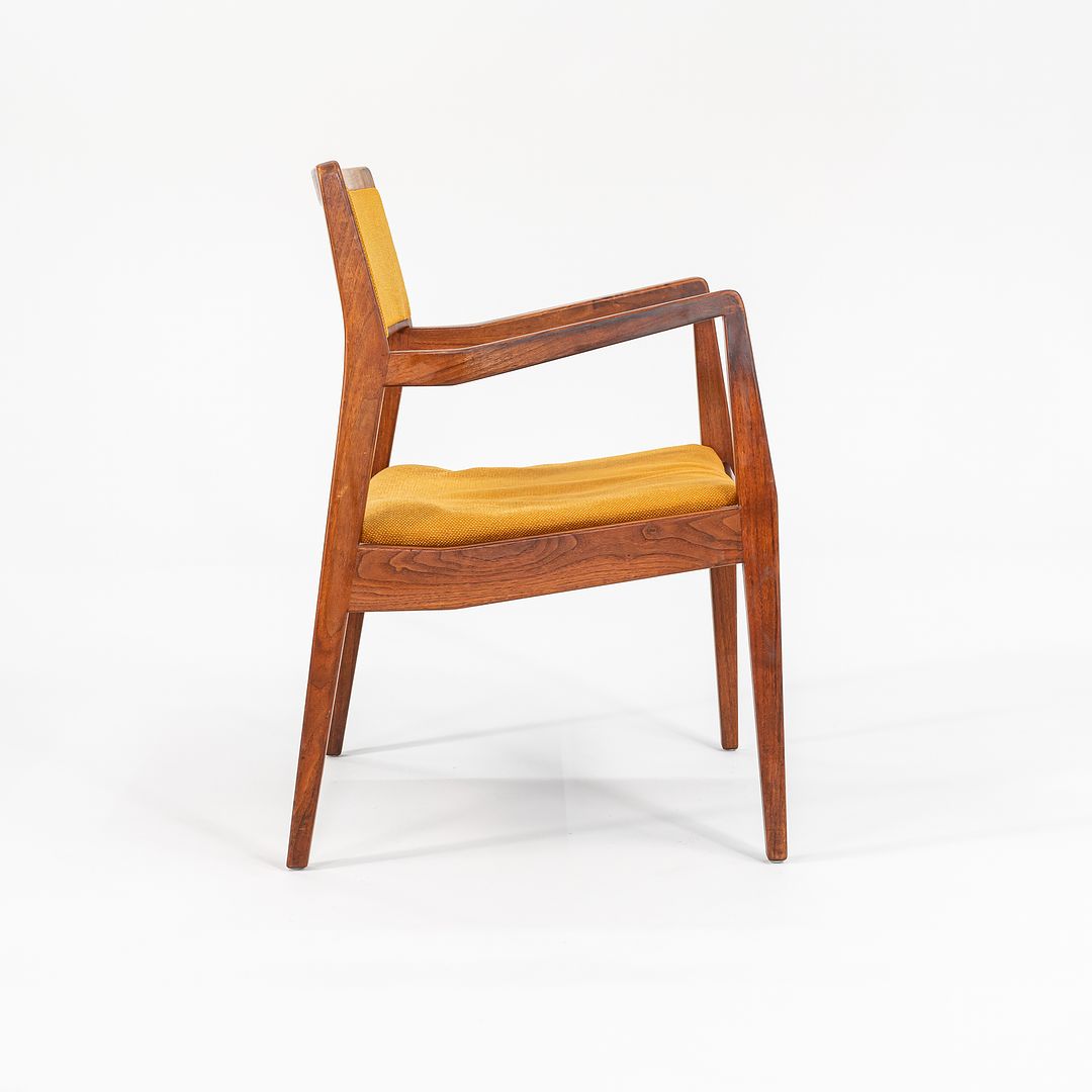 1960s Set of Twelve Risom Dining Chairs, Model C-140 by Jens Risom Designs in Walnut with Original Fabric