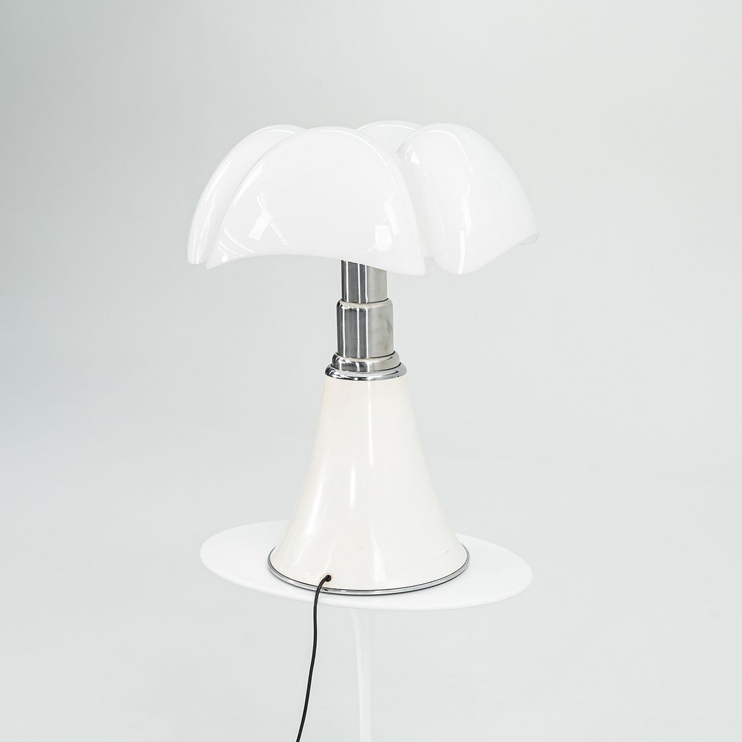 1970s Pipistrello Table Lamp, Modello 620, by Gae Aulenti for Martinelli Luce