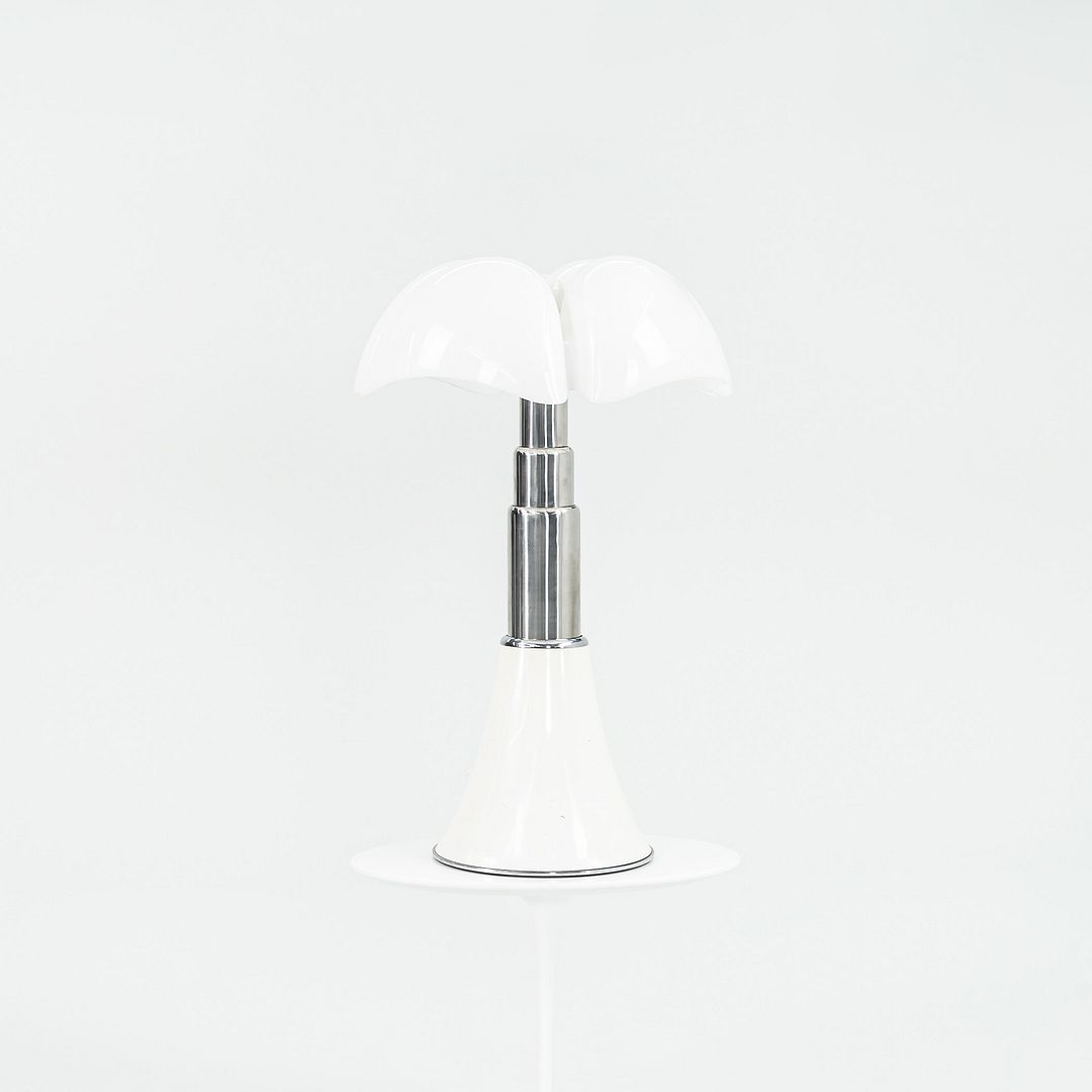 1970s Pipistrello Table Lamp, Modello 620, by Gae Aulenti for Martinelli Luce