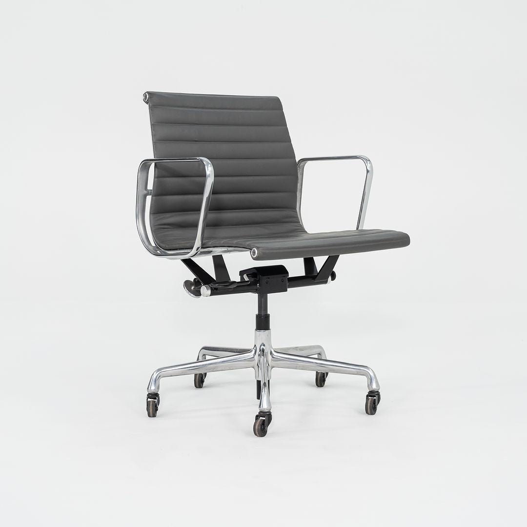 2017 Herman Miller Eames EAG Aluminum Group Management Chair in Dark Grey Leather with Pneumatic Lift 4x Available