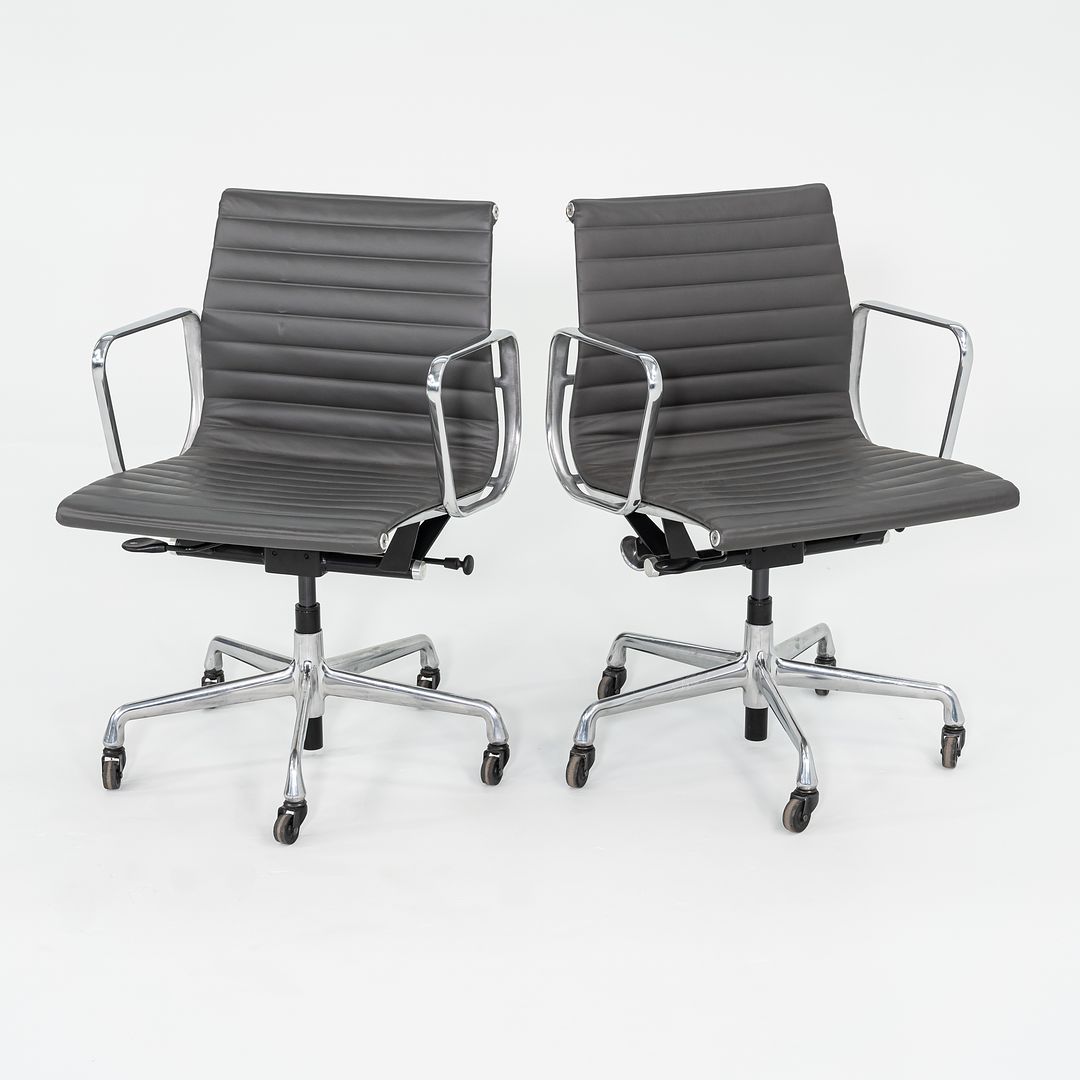 2017 Herman Miller Eames EAG Aluminum Group Management Chair in Dark Grey Leather with Pneumatic Lift 4x Available