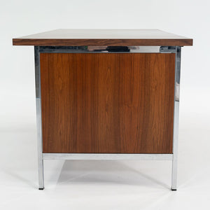 1960s Florence Knoll Executive Desk in Walnut and Chrome