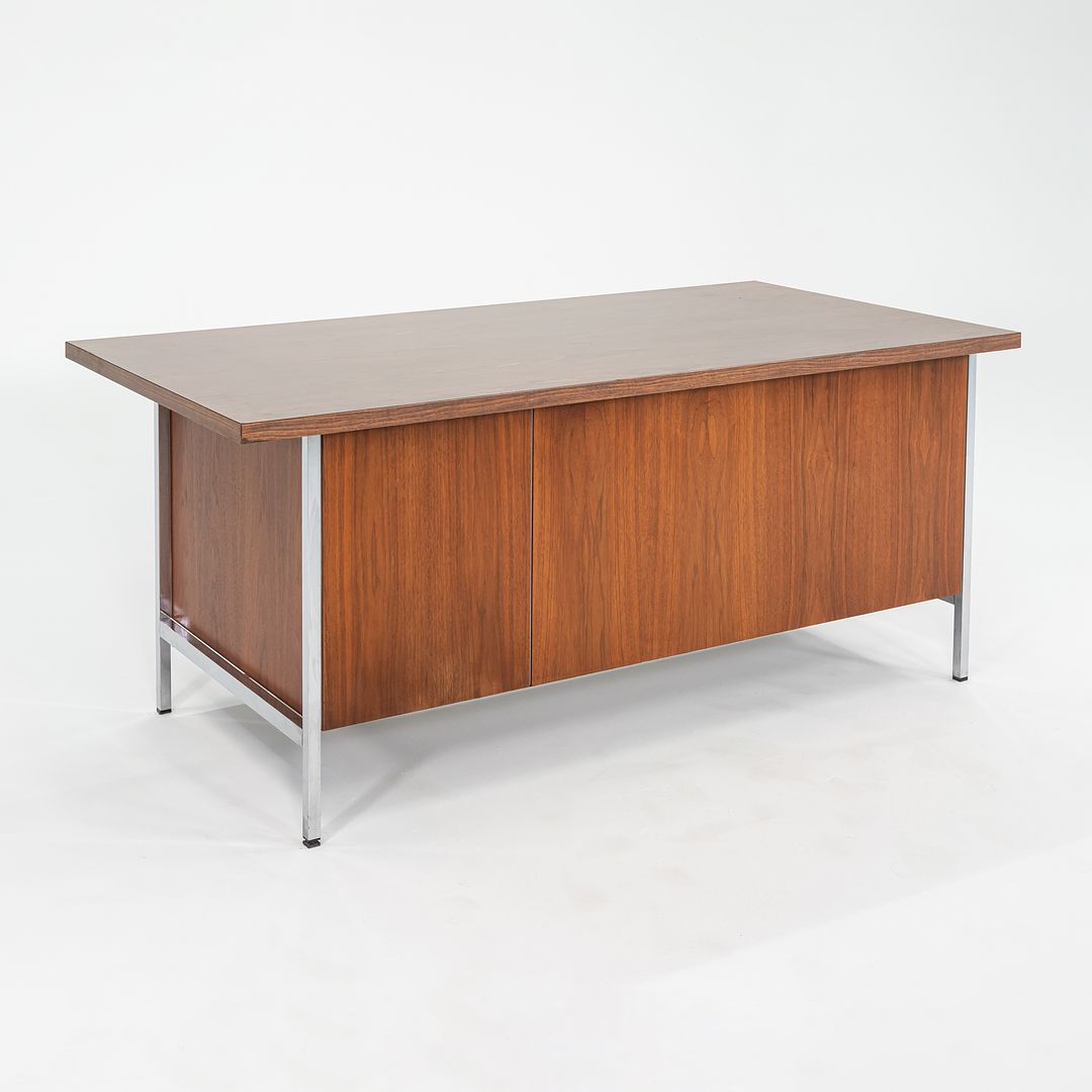 1960s Florence Knoll Executive Desk in Walnut and Chrome