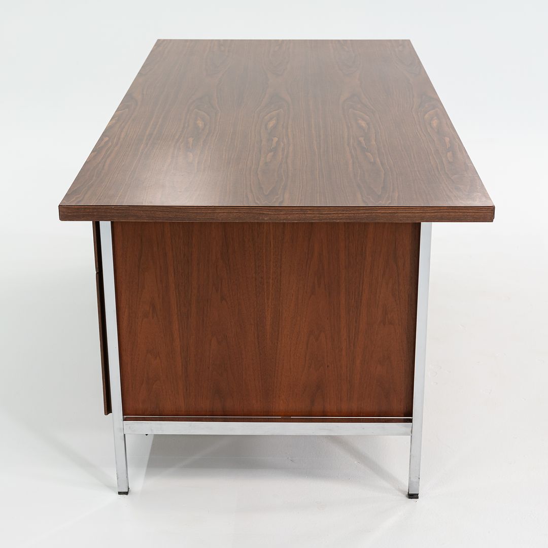 1960s Florence Knoll Executive Desk in Walnut and Chrome