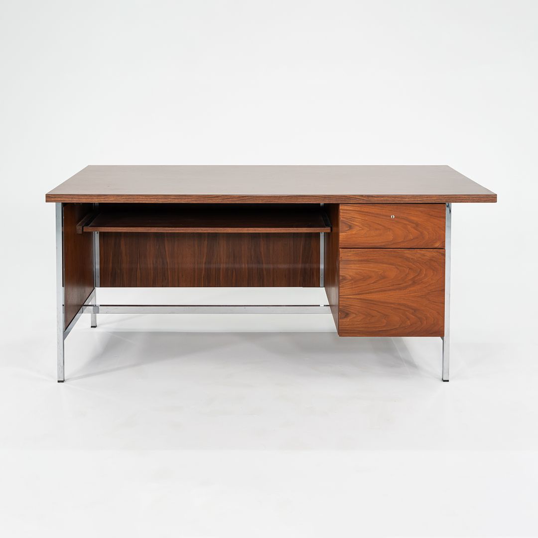 1960s Florence Knoll Executive Desk in Walnut and Chrome