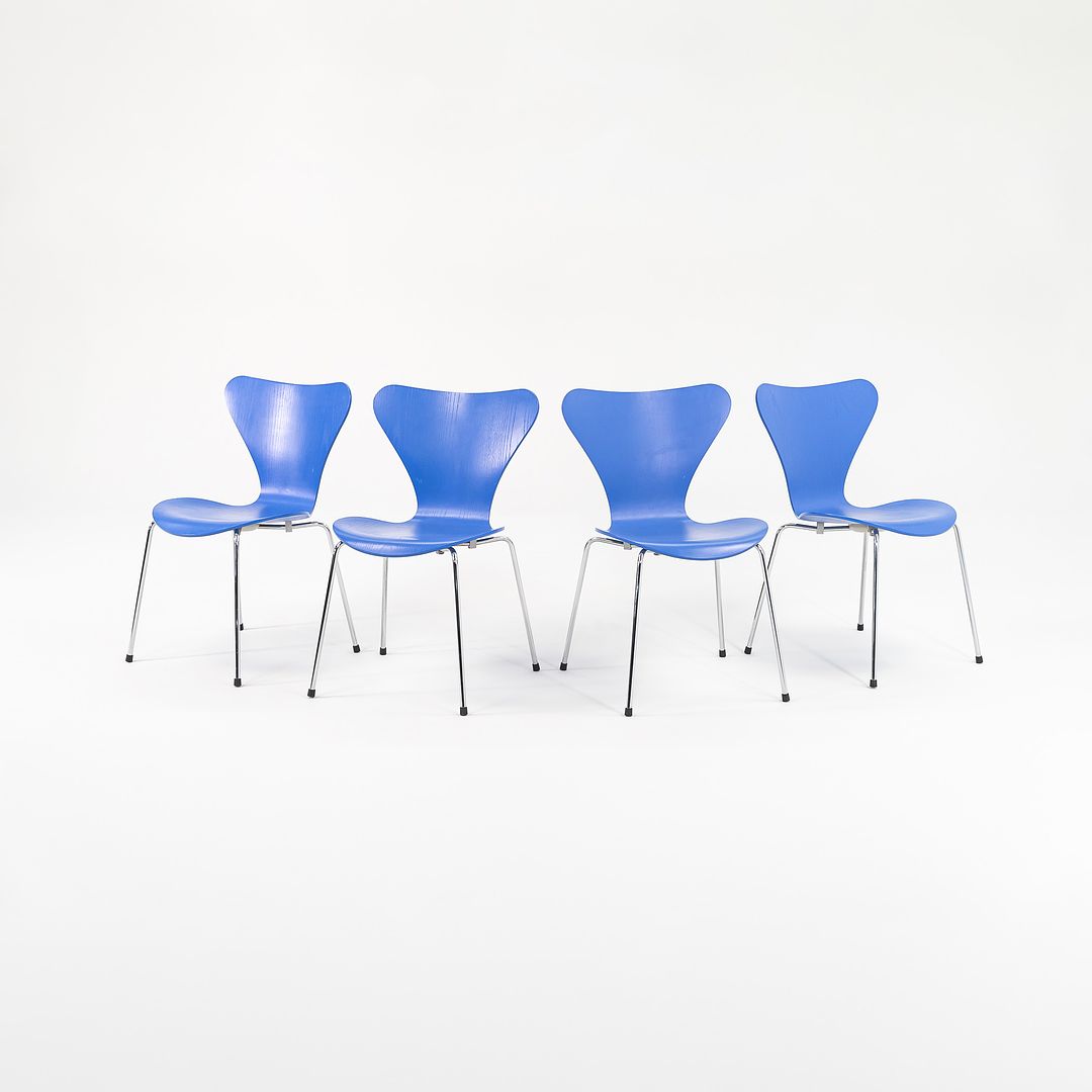 1996 Series 7 Dining Chair, Model 3107 by Arne Jacobsen for Fritz Hansen in Blue Painted Beech Wood Sets Available