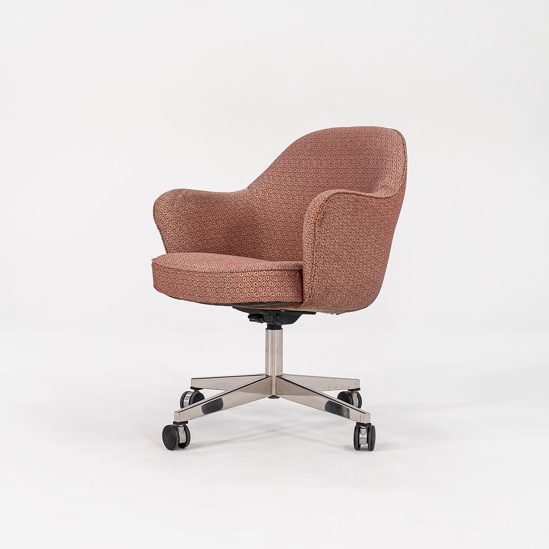 1960s Saarinen Executive Swivel Chair, Model 68S by Eero Saarinen for Knoll in Patterned Fabric