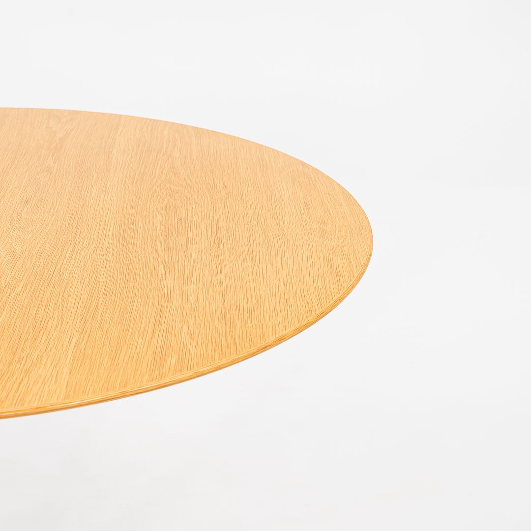 2009 Tulip Dining Table, Model 173O by Eero Saarinen for Knoll in White with Light Oak 42 inch Top