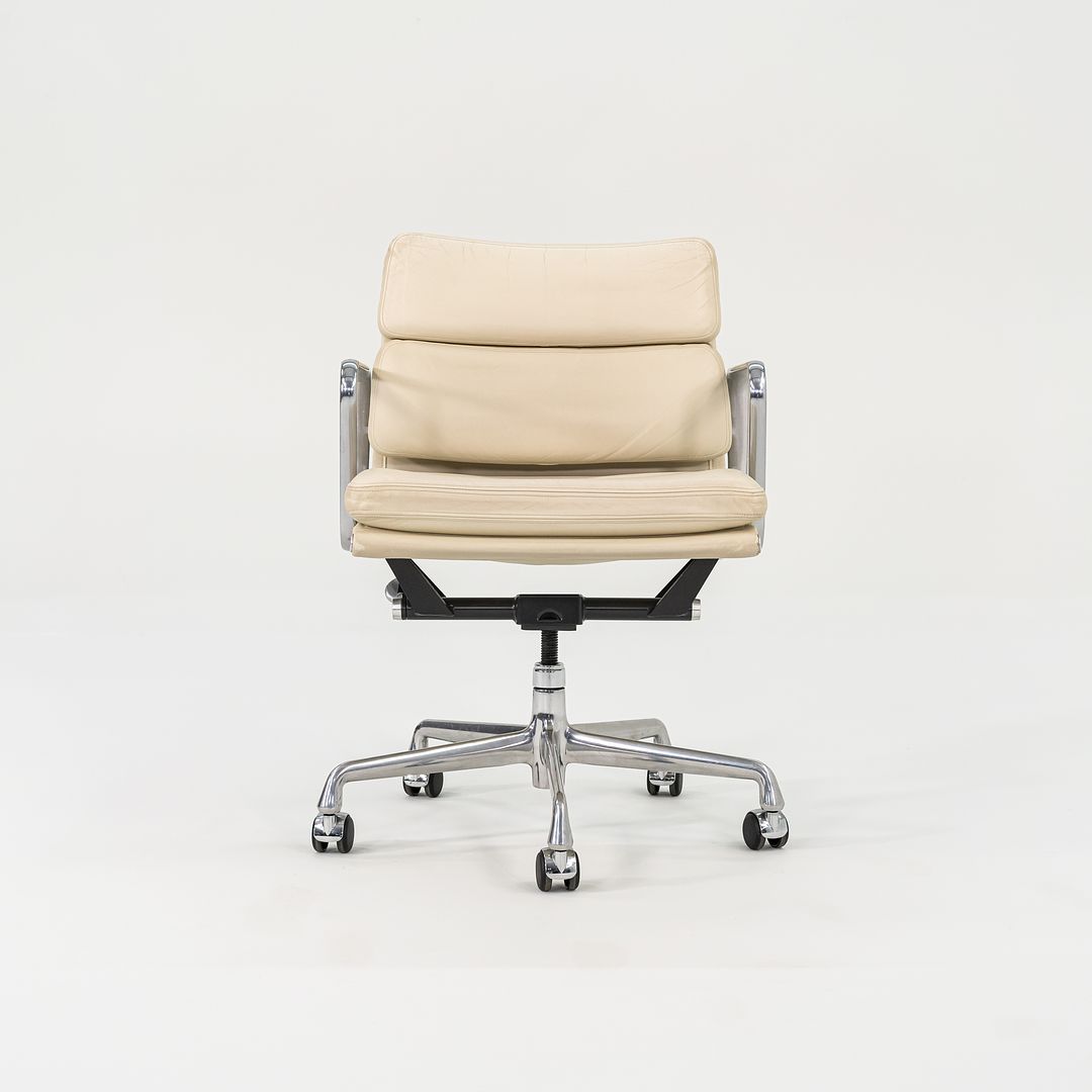 2005 Soft Pad Management Desk Chair by Charles and Ray Eames for Herman Miller in Ivory Leather 12x Available