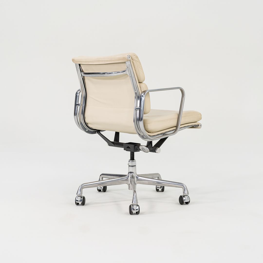 2005 Soft Pad Management Desk Chair by Charles and Ray Eames for Herman Miller in Ivory Leather 12x Available