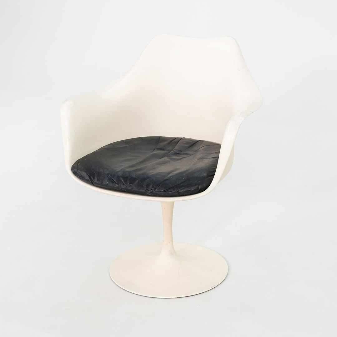 1960s Saarinen Pedestal Tulip Armchair, Model 150 US by Eero Saarinen for Knoll Aluminum, Fiberglass, Powdercoat, Fabric