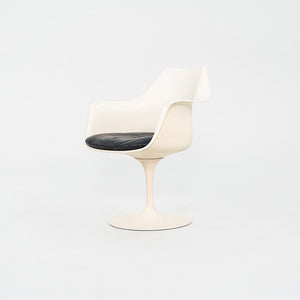 1960s Saarinen Pedestal Tulip Armchair, Model 150 US by Eero Saarinen for Knoll Aluminum, Fiberglass, Powdercoat, Fabric