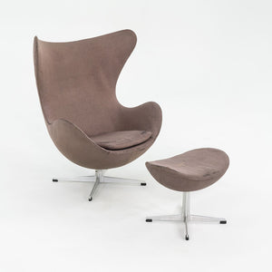 1964 Egg Lounge Chair and Ottoman, Model 3316 by Arne Jacobsen for Fritz Hansen in Fabric