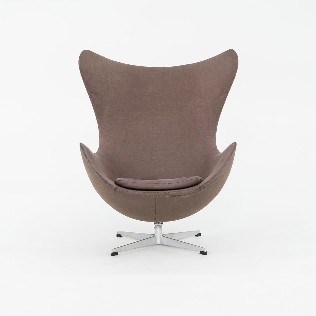 1964 Egg Lounge Chair and Ottoman, Model 3316 by Arne Jacobsen for Fritz Hansen in Fabric