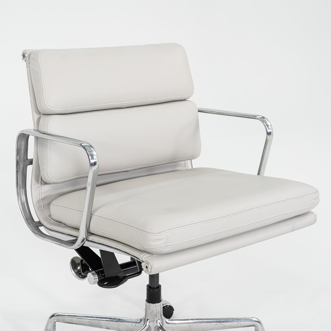 2019 Herman Miller Eames Soft Pad Management Desk Chair in Off-White Leather with Pneumatic Base EA435 2x Available