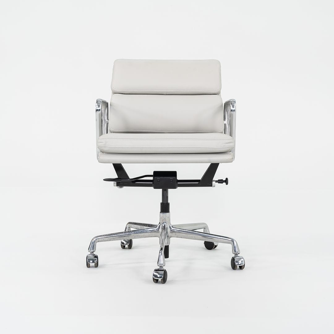 2019 Herman Miller Eames Soft Pad Management Desk Chair in Off-White Leather with Pneumatic Base EA435 2x Available