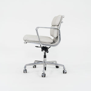 2019 Herman Miller Eames Soft Pad Management Desk Chair in Off-White Leather with Pneumatic Base EA435 2x Available