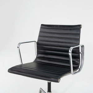 1970s Herman Miller Aluminum Management Side Chairs in Black Naugahyde 2x Available