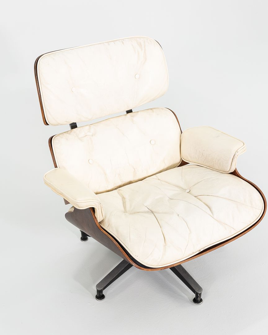 1964 Herman Miller Eames Lounge Chair and Ottoman in Rosewood and White Leather 670/671