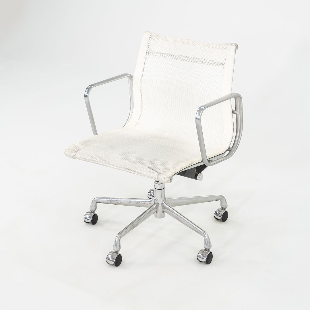 2009 Herman Miller Aluminum Group Management Mesh Desk Chairs in White Mesh 12+ Available