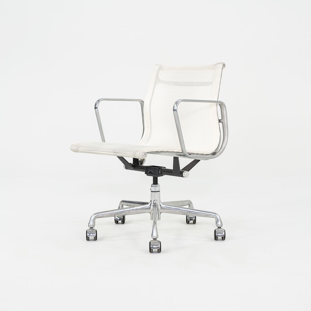 2009 Herman Miller Aluminum Group Management Mesh Desk Chairs in White Mesh 12+ Available