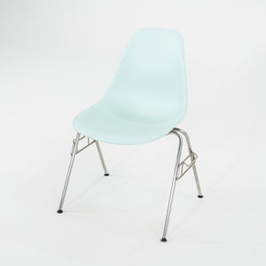 2015 Herman Miller Eames Stacking Plastic Side / Dining Shells Chairs in Blue 14x Available