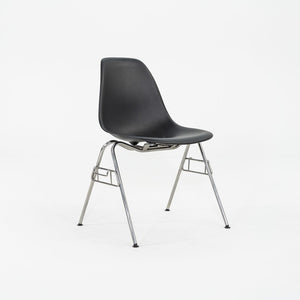 2015 Herman Miller Stacking Eames Plastic Side Shell Dining Chairs in Black 8x Available