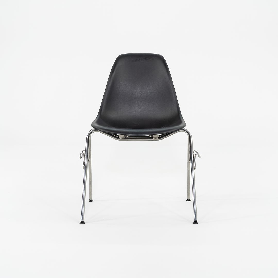 2015 Herman Miller Stacking Eames Plastic Side Shell Dining Chairs in Black 8x Available