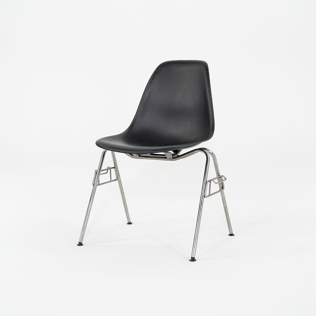 2015 Herman Miller Stacking Eames Plastic Side Shell Dining Chairs in Black 8x Available