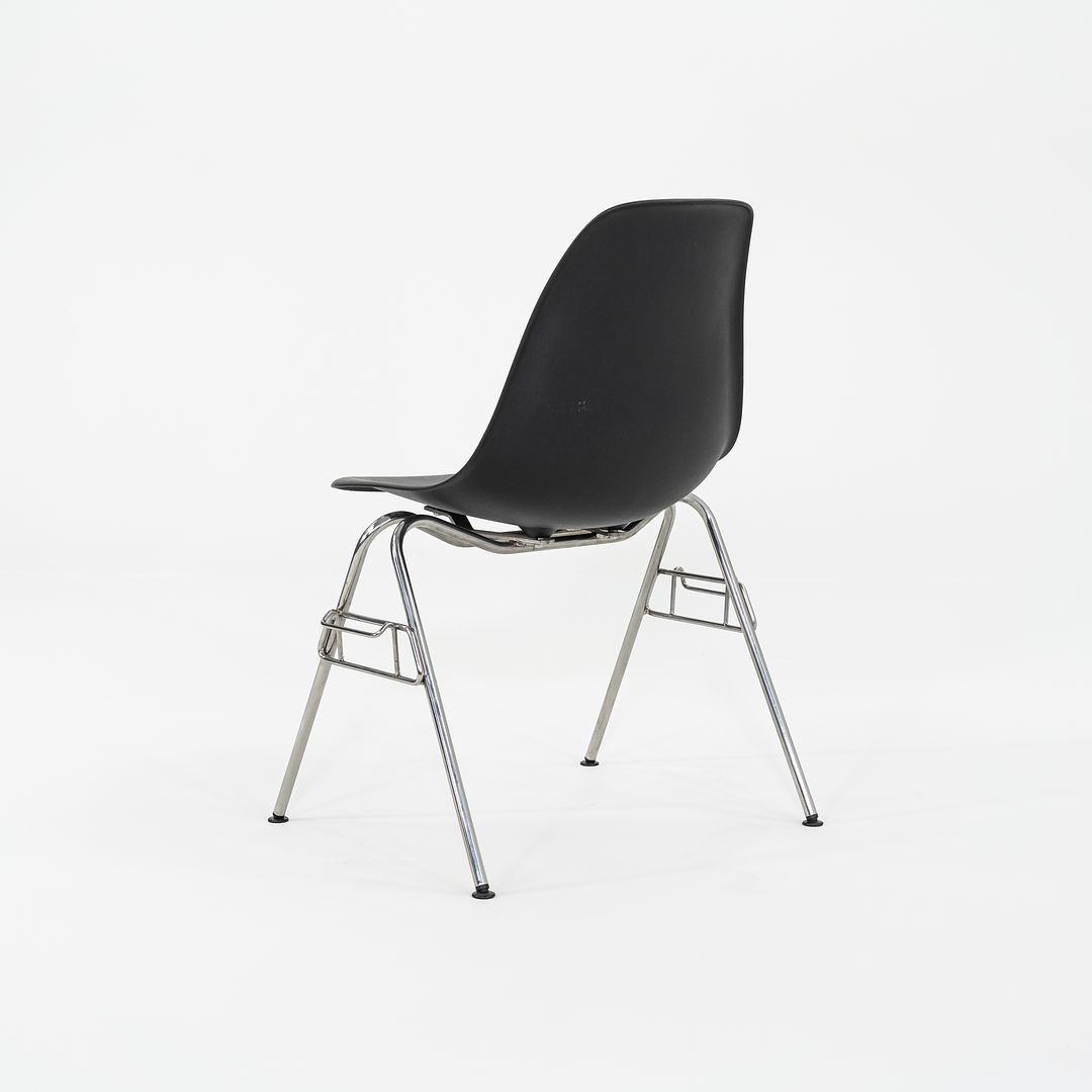 2015 Herman Miller Stacking Eames Plastic Side Shell Dining Chairs in Black 8x Available