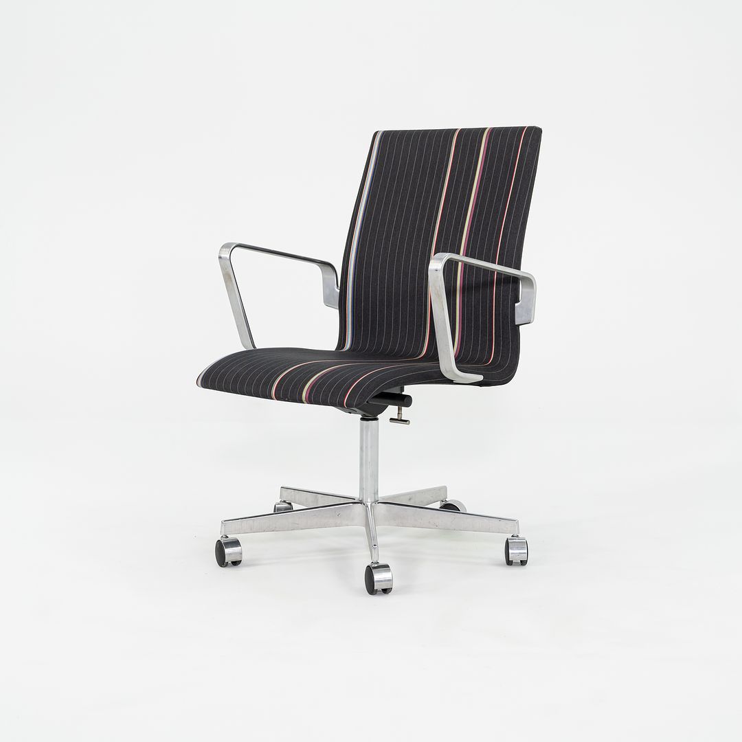 2012 Arne Jacobsen Oxford Low Desk Chair for Fritz Hansen in Fabric 4x Available