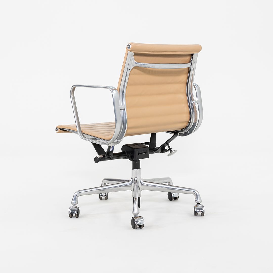 2014 Herman Miller Eames Aluminum Group Management Desk Chairs in Beige Leather with Pneumatic Base 12+ Available