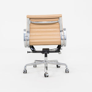 2014 Herman Miller Eames Aluminum Group Management Desk Chairs in Beige Leather with Pneumatic Base 12+ Available