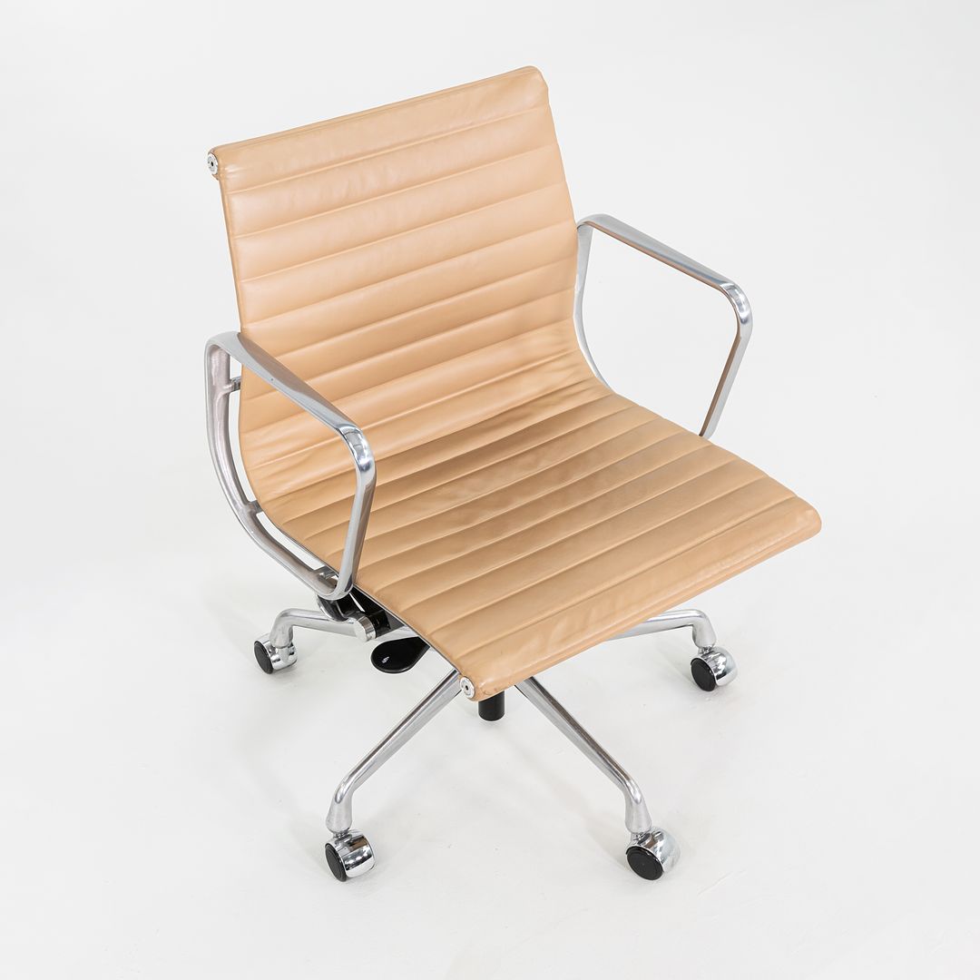 2014 Herman Miller Eames Aluminum Group Management Desk Chairs in Beige Leather with Pneumatic Base 12+ Available