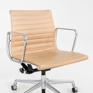 2014 Herman Miller Eames Aluminum Group Management Desk Chairs in Beige Leather with Pneumatic Base 12+ Available