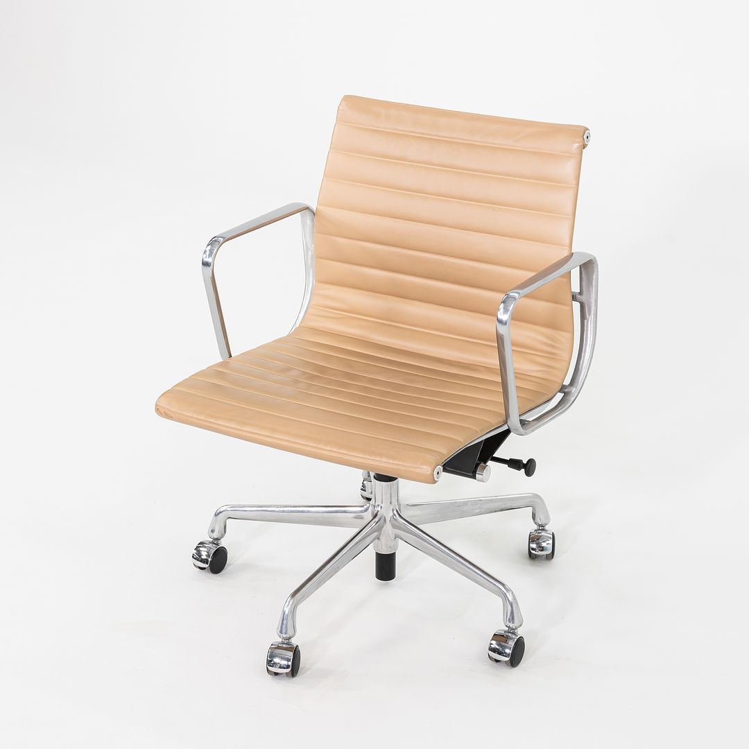 2014 Herman Miller Eames Aluminum Group Management Desk Chairs in Beige Leather with Pneumatic Base 12+ Available