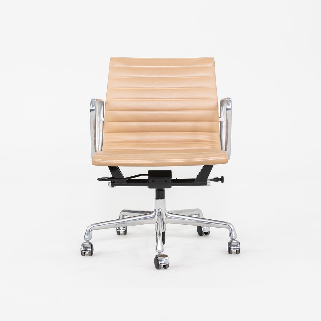 2014 Herman Miller Eames Aluminum Group Management Desk Chairs in Beige Leather with Pneumatic Base 12+ Available