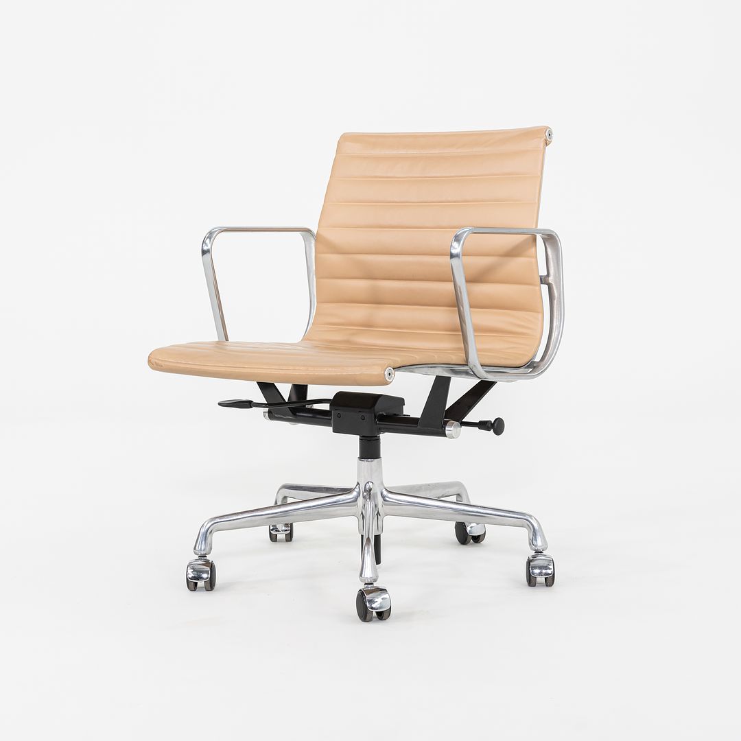 2014 Herman Miller Eames Aluminum Group Management Desk Chairs in Beige Leather with Pneumatic Base 12+ Available