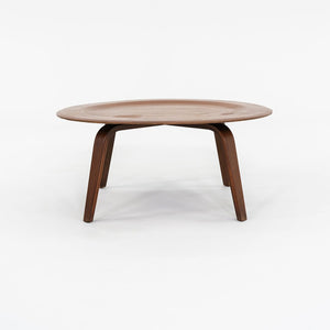 C. 1947 Eames Evans Herman Miller CTW Round Wood Coffee Table in Walnut