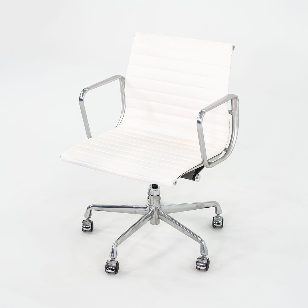 2022 Eames Aluminum Group Management Desk Chair in White Sequel Upholstery 10x Available