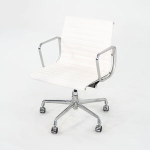 2022 Eames Aluminum Group Management Desk Chair in White Sequel Upholstery 10x Available