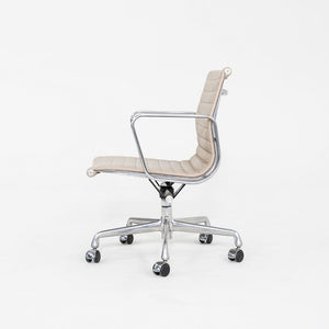 2012 Herman Miller Eames Aluminum Group Management Desk Chair in Off-White Leather 2x Available